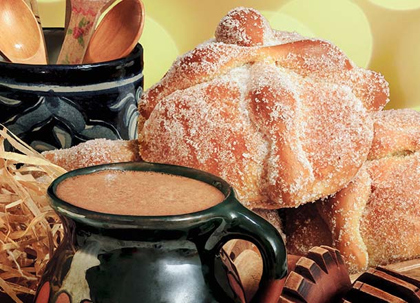 Chocolate y pan de muerto
